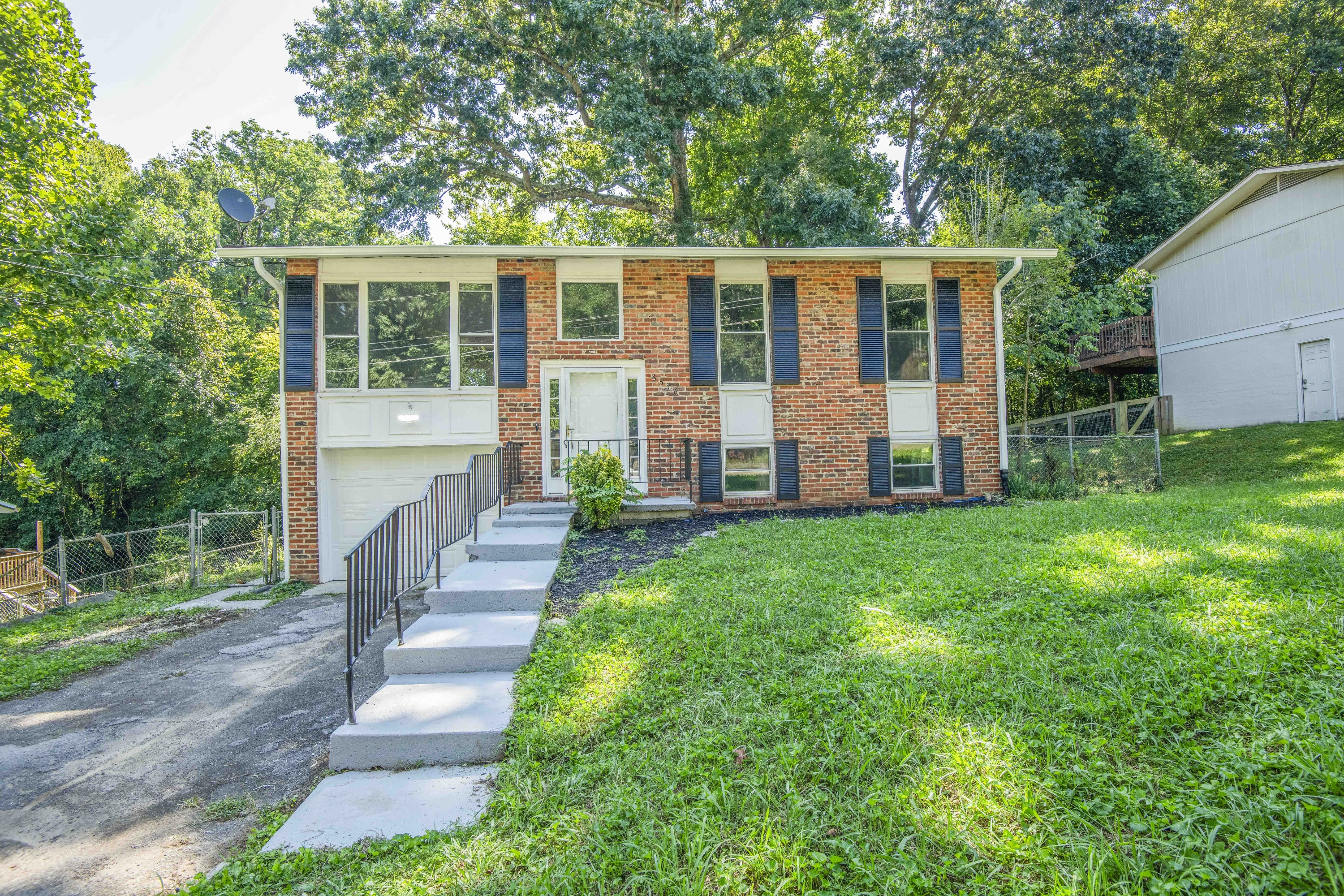 6516 Ellesmere Drive Northwest